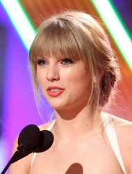 Taylor Swift テイラー・スウィフト